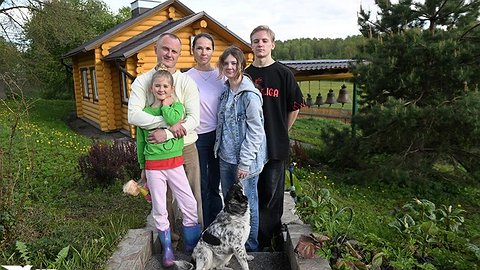 Купим себе деревеньку, да заживём по-маленьку